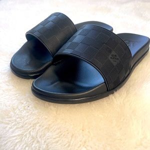 Louis Vuitton Waterfront sandals. Black Rubber
